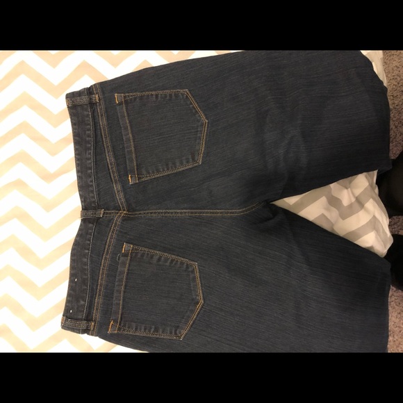 Loft curvy bootcut jeans like new - Picture 2 of 4
